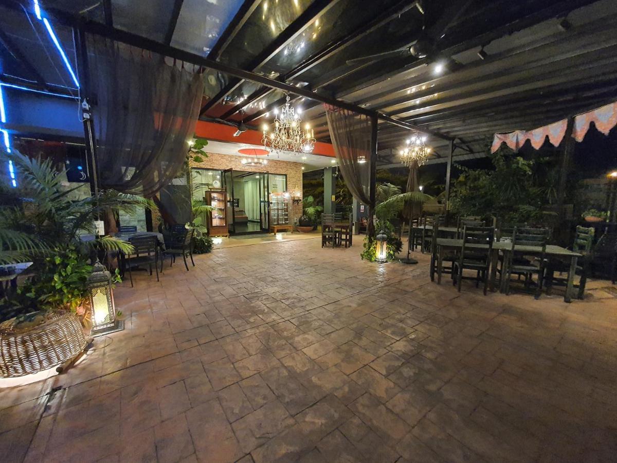 Cute Hotel & Dorms איפוה מראה חיצוני תמונה