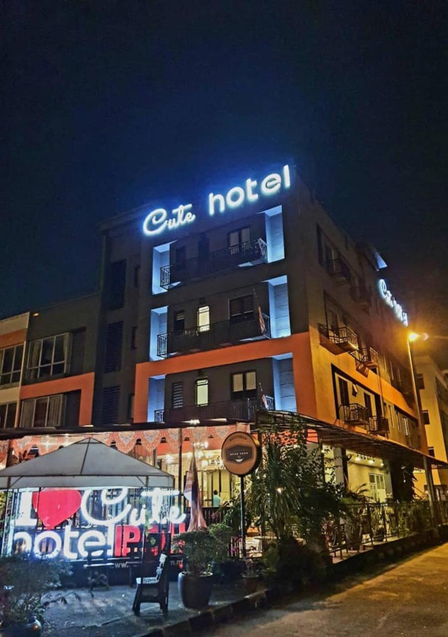 Cute Hotel & Dorms איפוה מראה חיצוני תמונה
